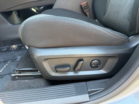 Used 2024 Nissan Rogue SV AWD/4WD image 14