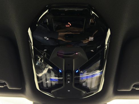 Used 2023 BMW i7 xDrive60 image 38