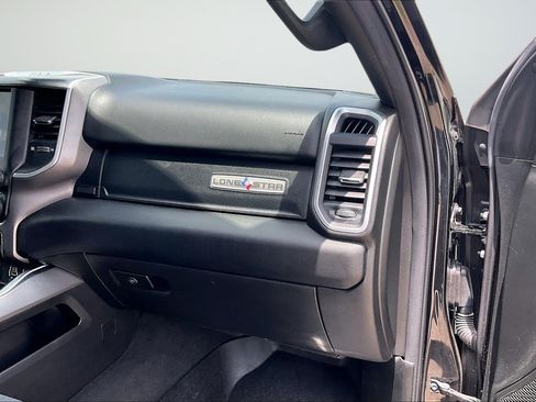 Used 2019 RAM 1500 Big Horn AWD/4WD image 18