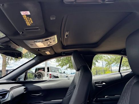 Used 2021 Lexus UX 200 w/ Accessory Package (Z2) FWD image 28