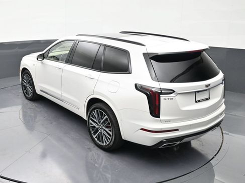 Certified 2022 Cadillac XT6 Sport w/ Platinum Package AWD/4WD image 15