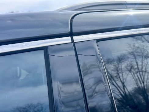 Used 2015 Kia Sedona SX FWD image 17