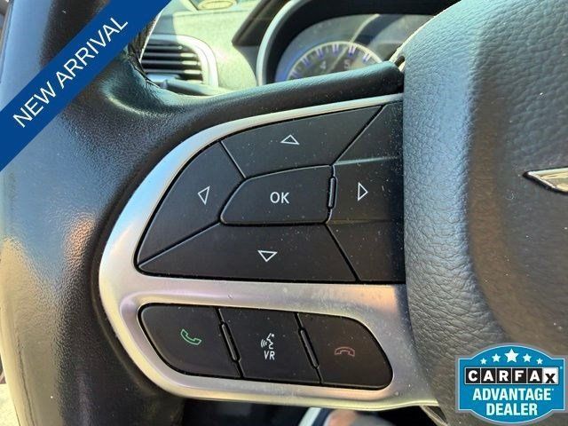 Used 2019 Chrysler 300 Touring w/ Sport Appearance Package RWD image 10