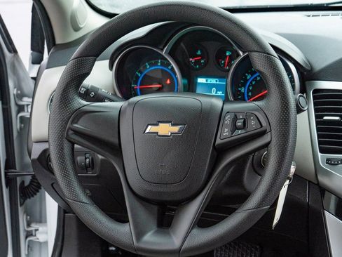 Used 2016 Chevrolet Cruze LS image 18