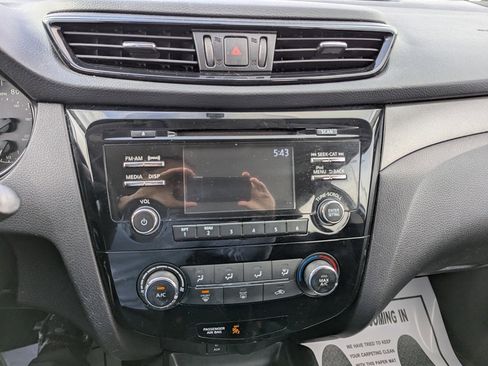 Used 2018 Nissan Rogue Sport S image 13