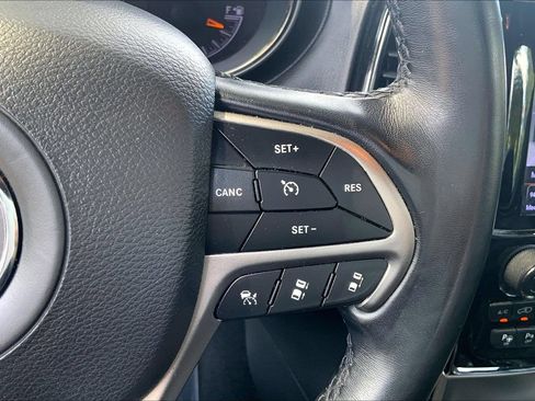 Used 2020 Jeep Grand Cherokee High Altitude AWD/4WD image 19