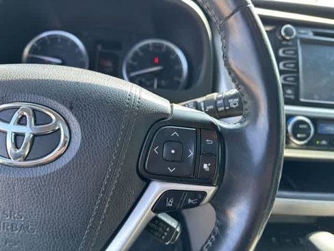 Used 2017 Toyota Highlander Limited Platinum image 12