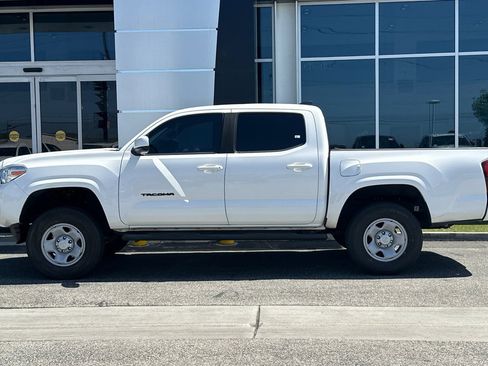Used 2022 Toyota Tacoma SR w/ SR Convenience Package image 7