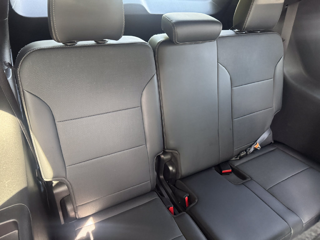Used 2025 Buick Enclave Preferred AWD/4WD image 32