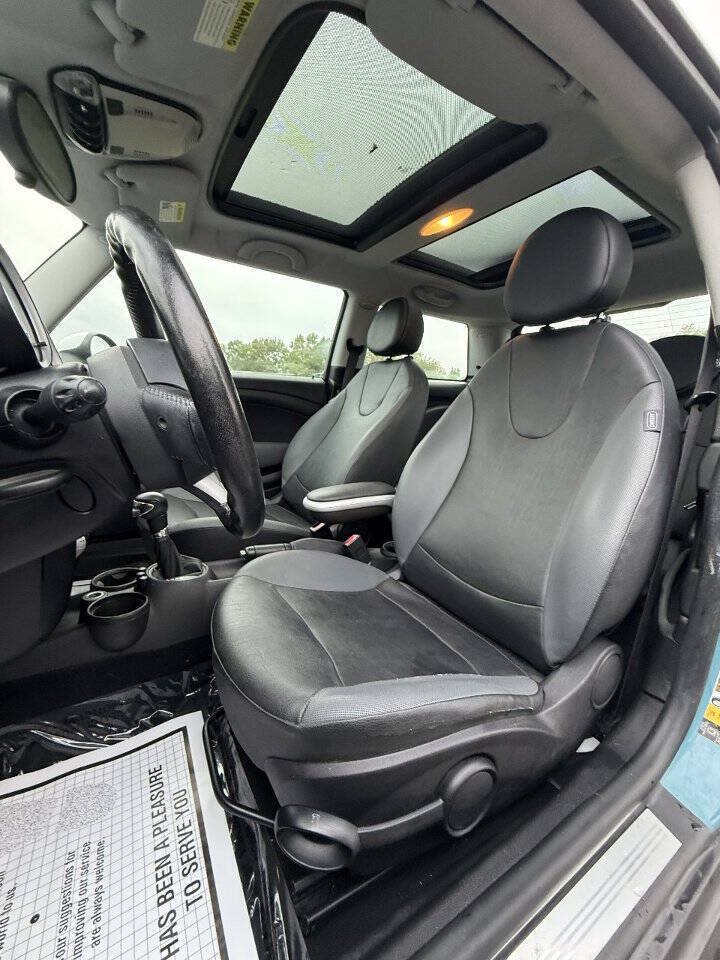 Used 2009 MINI Cooper Hardtop w/ Premium Pkg FWD image 12