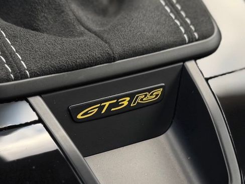 Certified 2025 Porsche 911 GT3 RS RWD image 38
