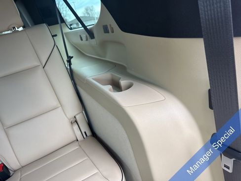 Used 2021 Cadillac Escalade ESV Premium Luxury image 28