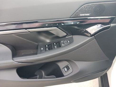 New 2024 BMW i5 eDrive40i w/ Convenience Package image 23