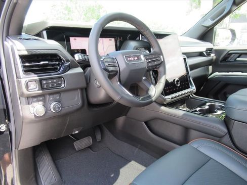 New 2026 GMC Yukon AT4 w/ AT4 Premium Package AWD/4WD image 17