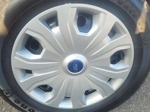 Used 2021 Ford Transit Connect XLT image 42