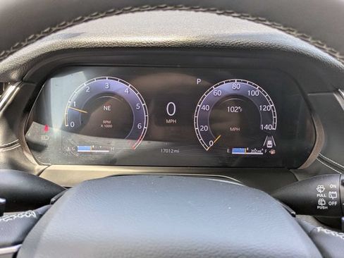 Used 2025 Jeep Grand Cherokee Altitude AWD/4WD image 28