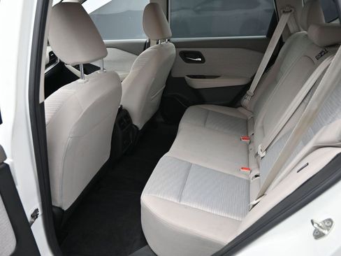 Used 2023 Nissan Rogue SV image 12