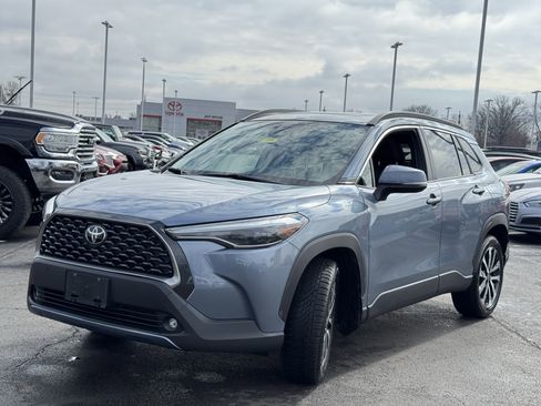 Used 2023 Toyota Corolla Cross XLE w/ Convenience Package image 15