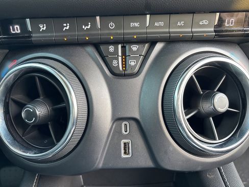 Used 2025 Chevrolet Blazer LT image 30