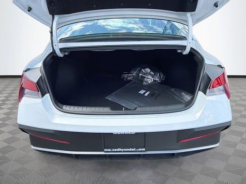 New 2026 Hyundai Elantra SE image 23