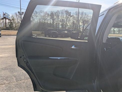 Used 2020 Dodge Journey SE image 29