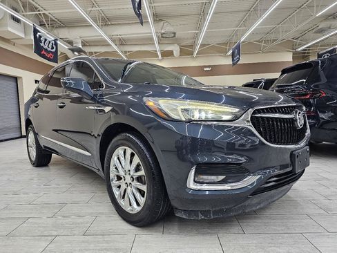 Used 2018 Buick Enclave Premium w/ Experience Buick Package FWD image 4