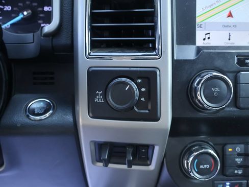 Used 2019 Ford F250 Lariat w/ Lariat Ultimate Package AWD/4WD image 38
