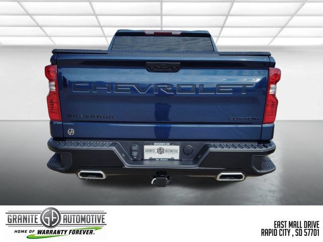 Used 2023 Chevrolet Silverado 1500 Custom Trail Boss w/ LPO, Dark Essentials Package AWD/4WD image 5