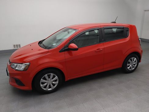 Used 2020 Chevrolet Sonic LT FWD image 2