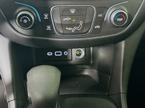 Used 2022 Chevrolet Equinox LT FWD image 23