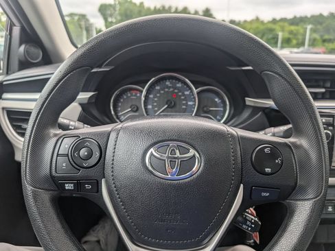 Used 2016 Toyota Corolla LE FWD image 22