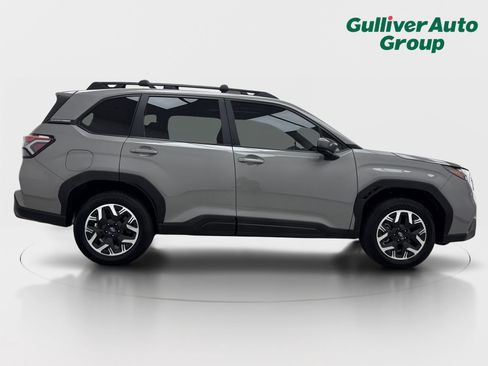 Used 2025 Subaru Forester Premium AWD/4WD image 10