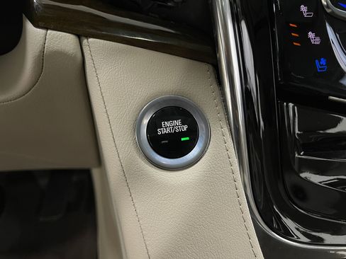 Used 2018 Cadillac Escalade ESV Premium Luxury AWD/4WD image 21