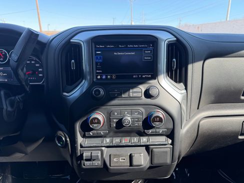 Used 2022 Chevrolet Silverado 3500 LT w/ Convenience Package image 15