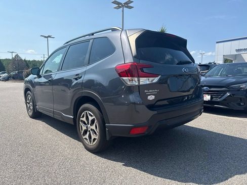 Used 2021 Subaru Forester Premium AWD/4WD image 3