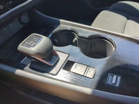 Used 2024 Nissan Rogue S FWD image 23