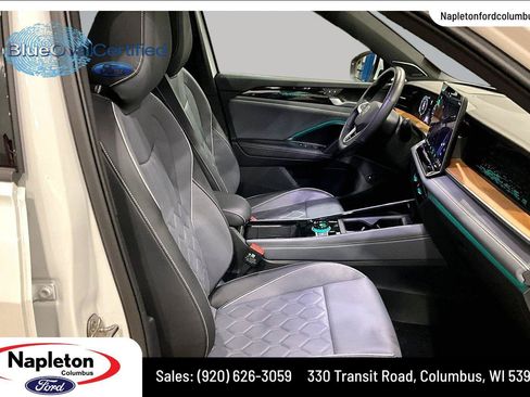 Used 2025 Volkswagen Tiguan SEL R-Line AWD/4WD image 8