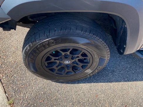 Used 2022 Toyota Tacoma SR w/ SX Package RWD image 18