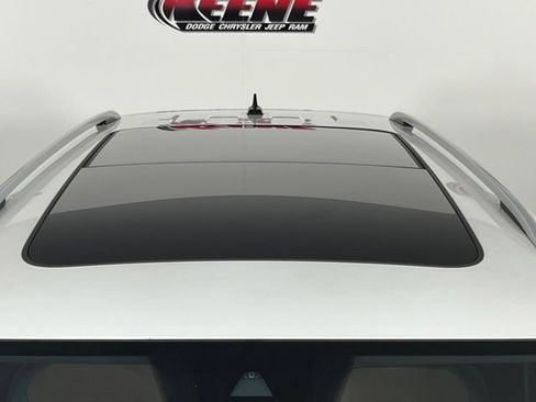 Used 2023 Volkswagen Tiguan SEL R-Line AWD/4WD image 8