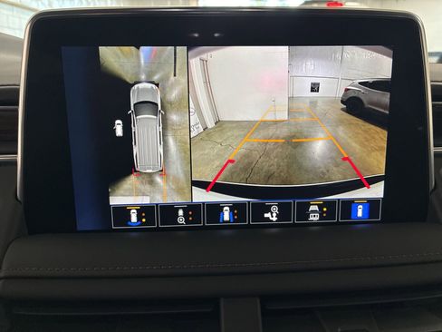 Used 2022 Chevrolet Suburban High Country w/ Max Trailering Package image 13