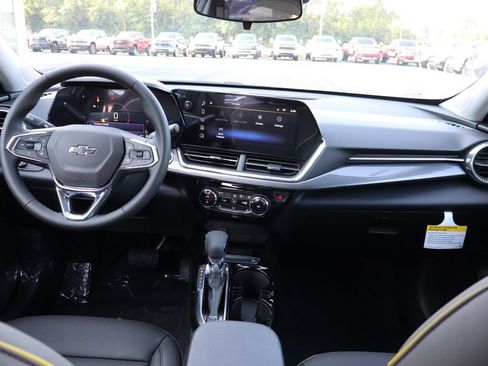 New 2026 Chevrolet Trax ACTIV w/ Sunroof Package FWD image 20