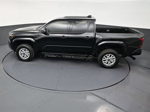 Used 2025 Toyota Tacoma SR AWD/4WD image 13
