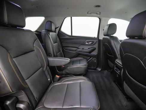 Used 2021 Chevrolet Traverse LT image 28