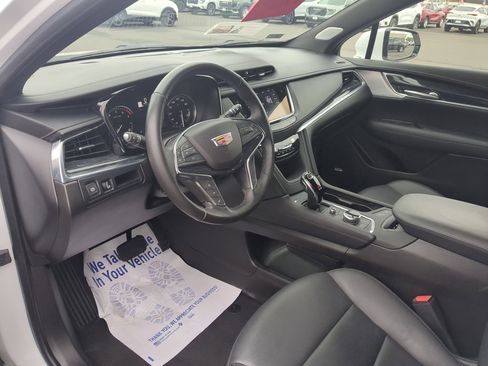 Certified 2024 Cadillac XT5 Premium Luxury FWD image 9