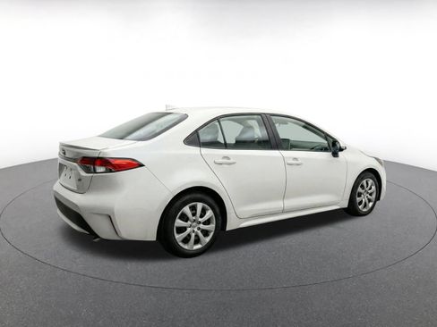 Used 2025 Toyota Corolla LE FWD image 9