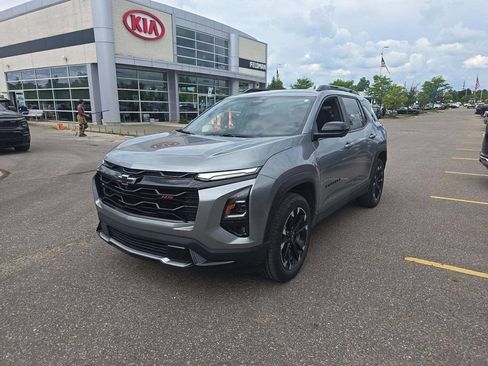 Used 2025 Chevrolet Equinox RS w/ Safety and Technology Package AWD/4WD image 3