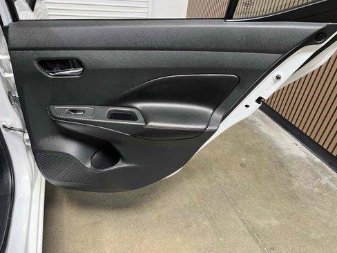 Used 2020 Nissan Versa SR FWD image 63