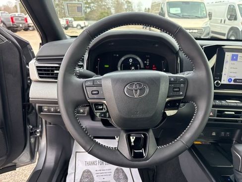 Used 2026 Toyota Camry SE FWD image 19