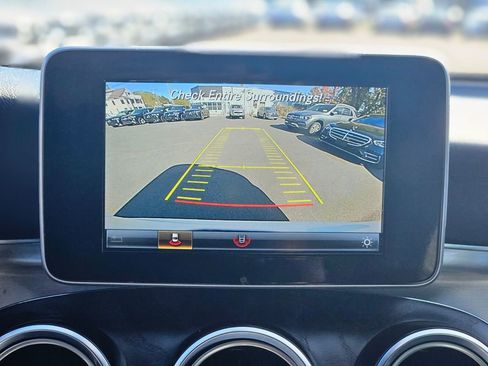Used 2019 Mercedes-Benz GLC 300 4MATIC image 21