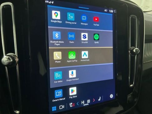 Used 2025 Volvo XC40 B5 Core image 19